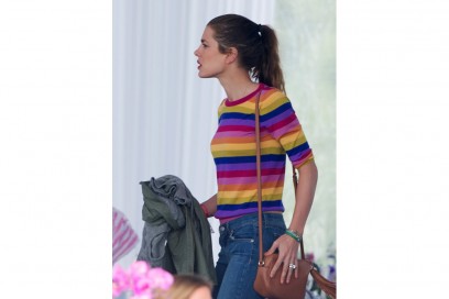 charlotte-casiraghi-rainbow-maglione-olycom