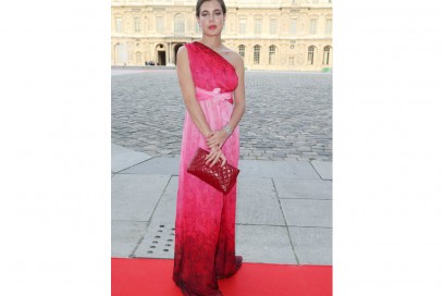 charlotte-casiraghi-rosa-e-rosso-olycom