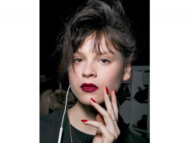 tendenza unghie dark autunno inverno 2016 2017 (9)