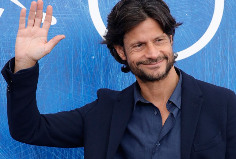 Andrea Sartoretti: da Romanzo criminale ai miracoli