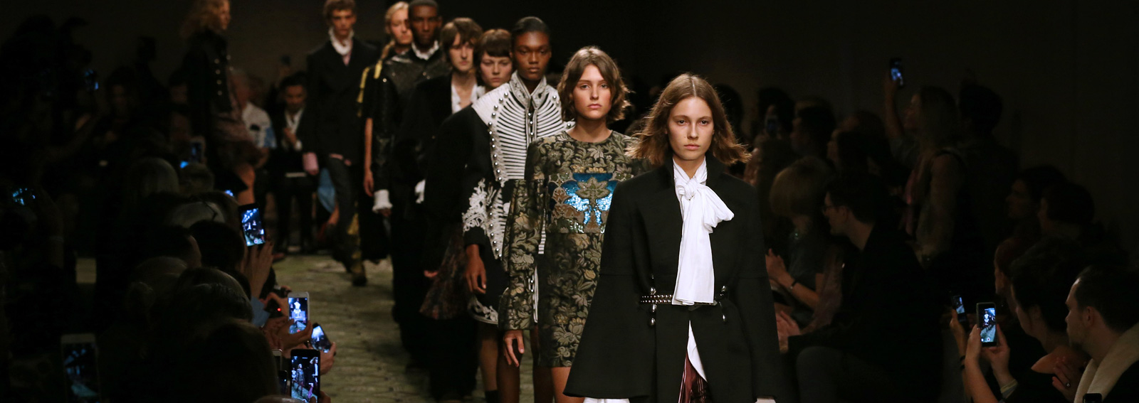 cover-burberry-2016-desktop