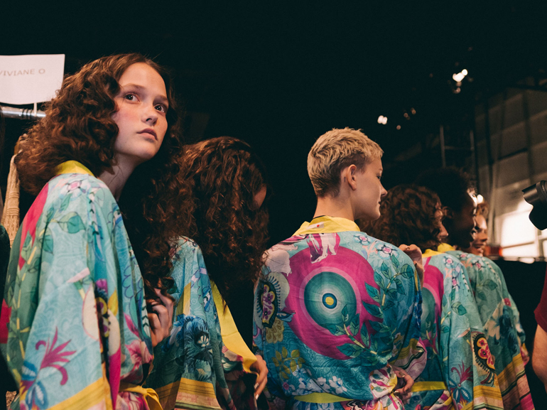 cover-desigual-sfilata-2016-mobile