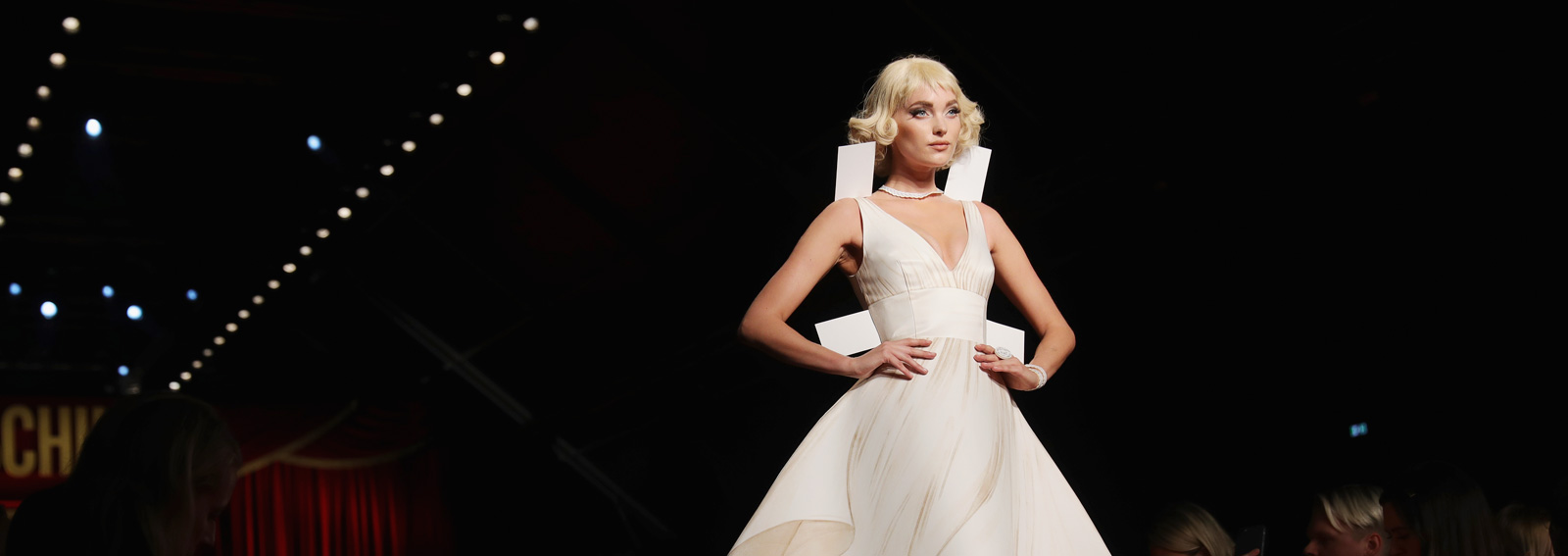 cover-moschino-ss2017-desktop