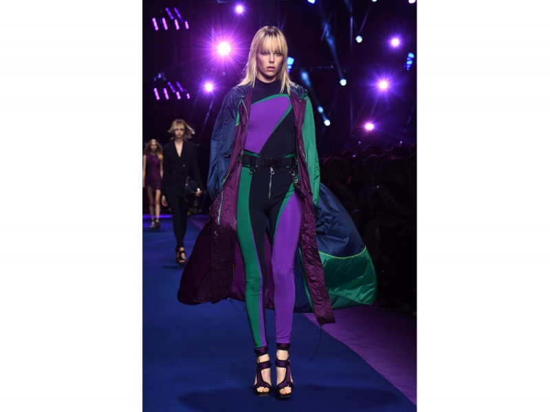 edie-campbell-versace-2017