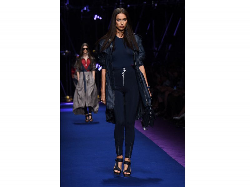 irina-shayk-versace-2017