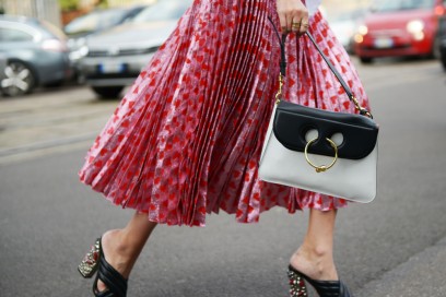 milano-street-style-day-3-2016-borsa-loewe