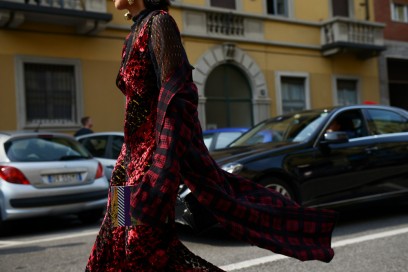 milano-street-style-day-3-abito-rosso-lungo