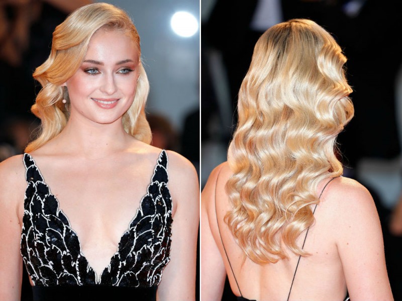 red carpet venezia sophie turner