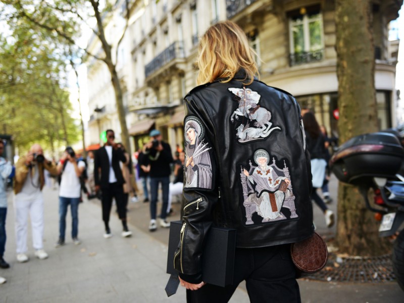 street-style-paris-2016-day-1-giacca-patches