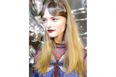 tagli-capelli-acconciature-sfilate-londra-ai-2016-Mary-Katrantzou