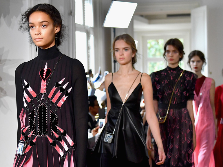 cover-valentino-pe-2017-mobile