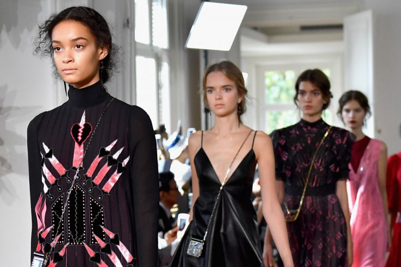 Valentino: la sfilata per la Primavera-Estate 2017