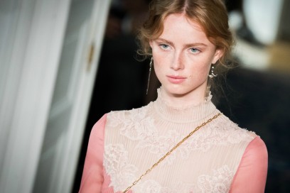 getty-valentino-pfw-ss2017-beauty-look