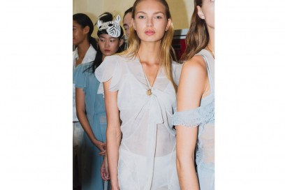 john-galliano-sfilata-primavera-estate-2016-02