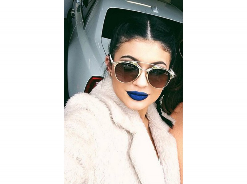 kylie jenner rossetto blu