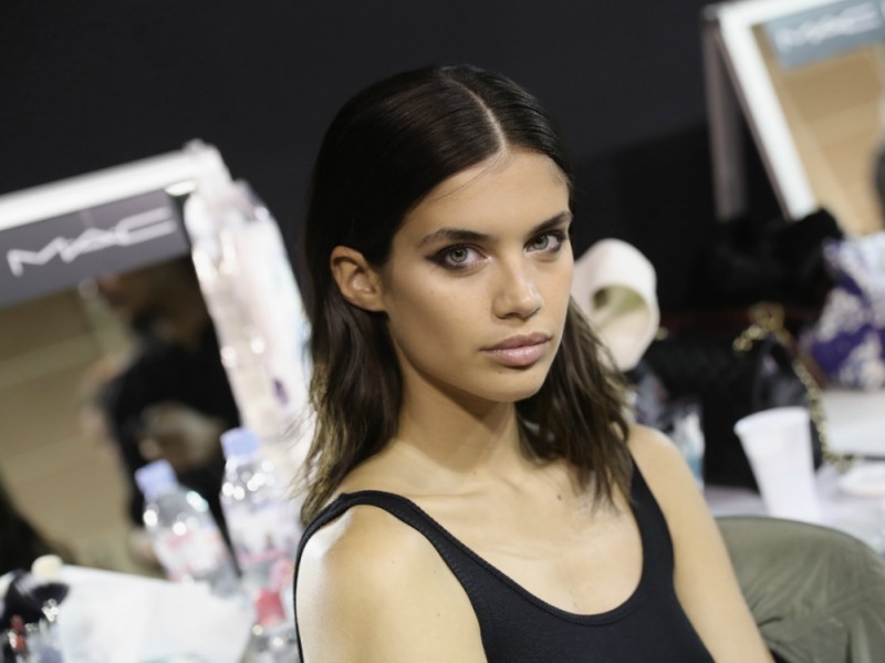 pfw-beauty-trend-sara-sampaio-elie-saab