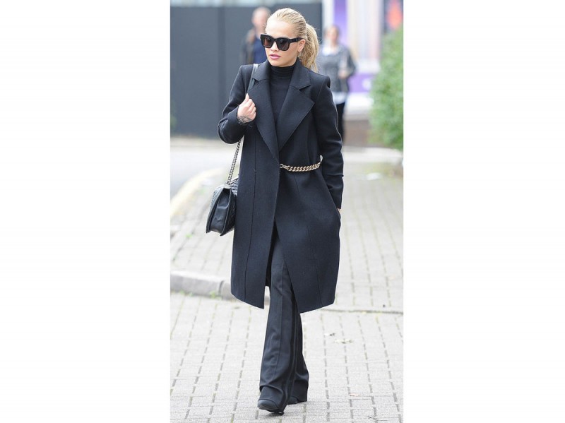 rita-ora-cappotto