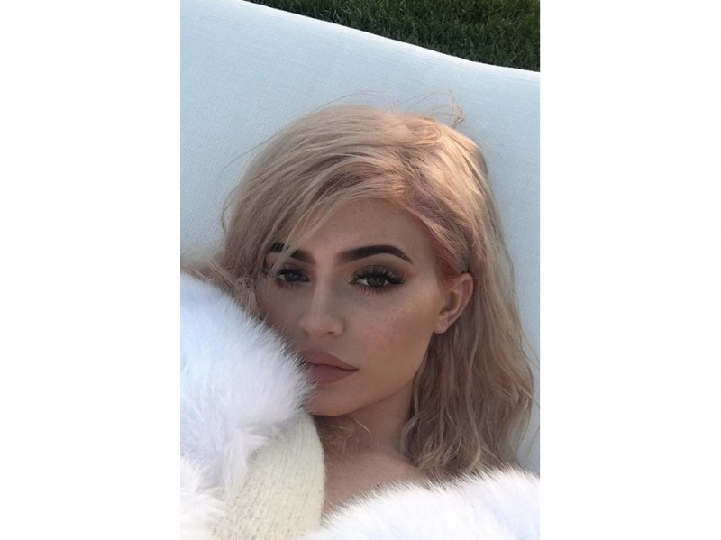 rosegoldhair_kylieJenner