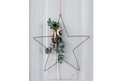 10-Natale-minimal-chic-come-decorare-la-casa-stella-minimalista-alla-porta