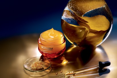 BIOTHERM BLUE THERAPY CREAM IN OIL STILL LIFE