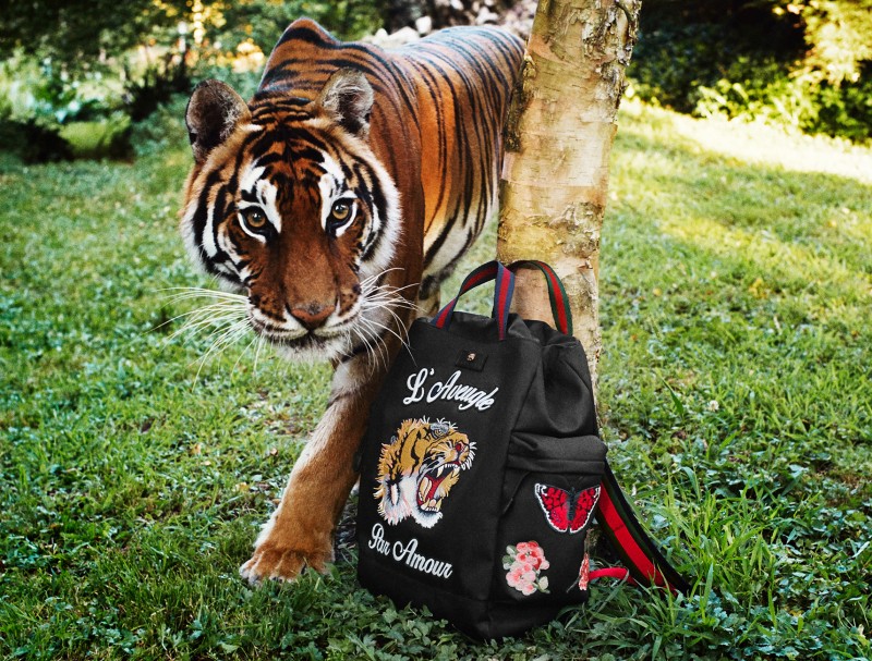 GU493_GIFT GIVING 16_RGB_150dpi_56