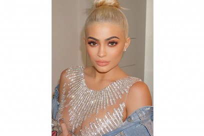 Kylie-Jenner-coliri-capelli_biondomiele