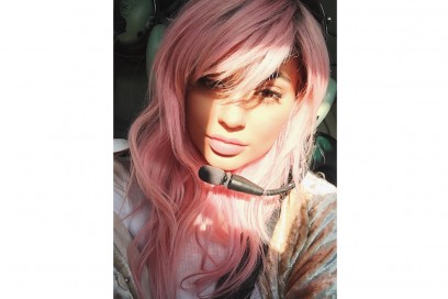 Kylie-Jenner-coliri-capelli_rosa