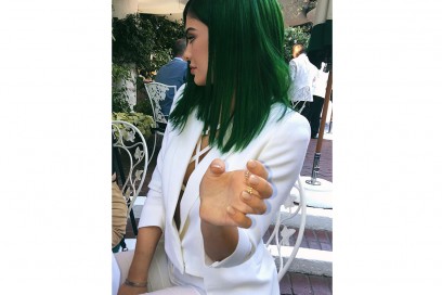 Kylie-Jenner-coliri-capelli_verde