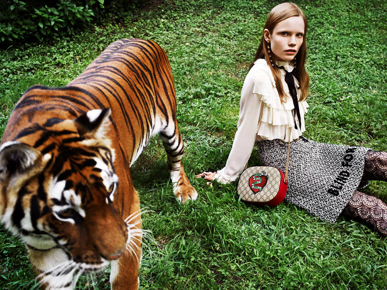 cover-gucci-gift-giving-mobile