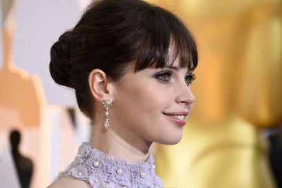 felicity-jones-capelli-trucco (10)