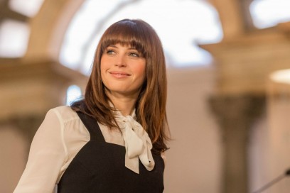felicity-jones-capelli-trucco (12)