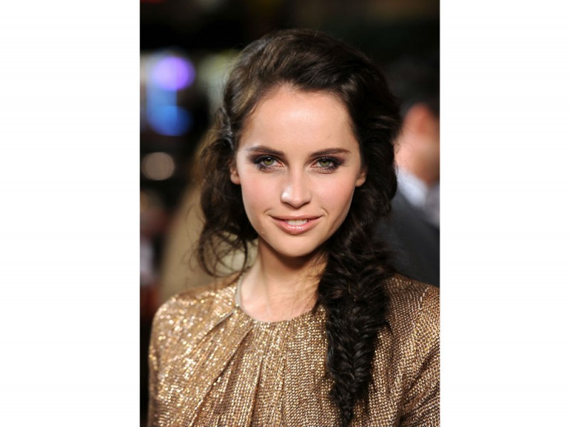 felicity-jones-capelli-trucco