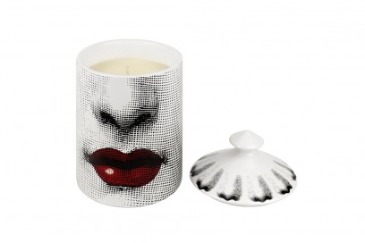 regali-natale-mamma-beauty-fornasetti-Scented-candle-Bacio-Otto-scent