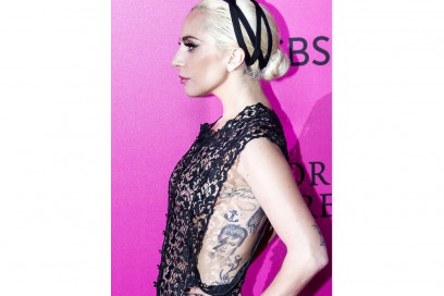 10VersioniBiondoPlatino-Victoria-Secret-LadyGaga