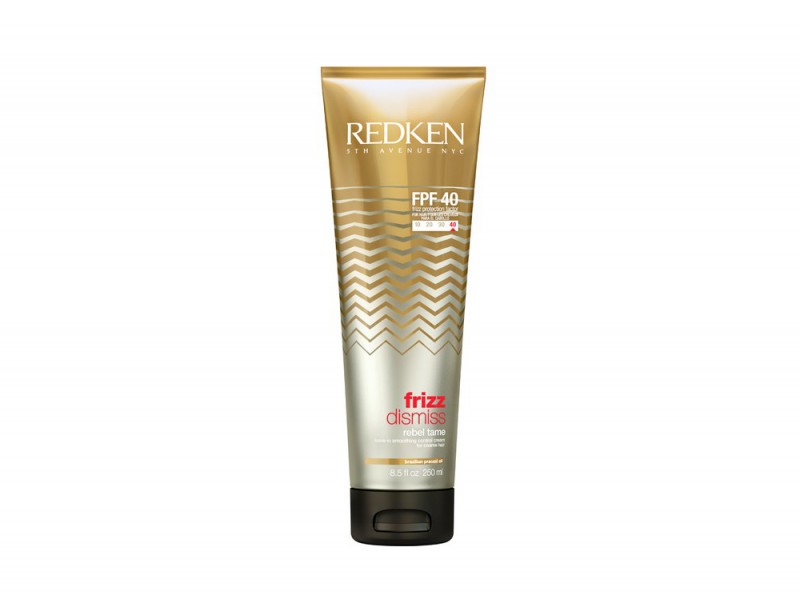 capelli crespi e secchi redken