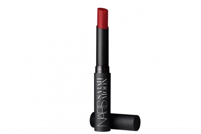 20-prodotti-beauty-inverno-Sarah-Moon-NARS-Rouge-Indiscret-Moon-Matte-Lipstick