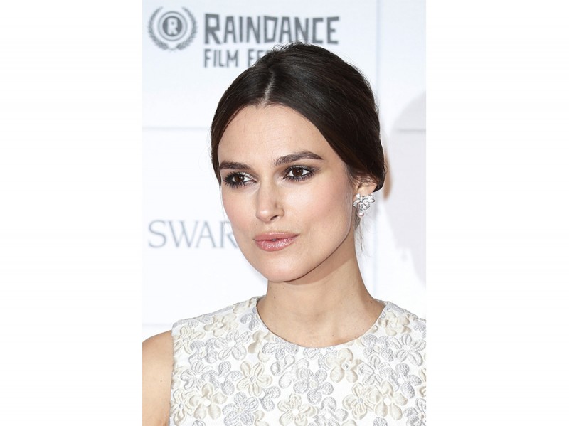 Keira Knightley capelli raccolti