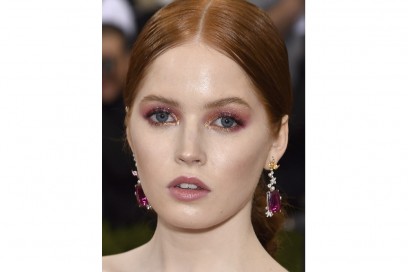 Ellie Bamber beauty look