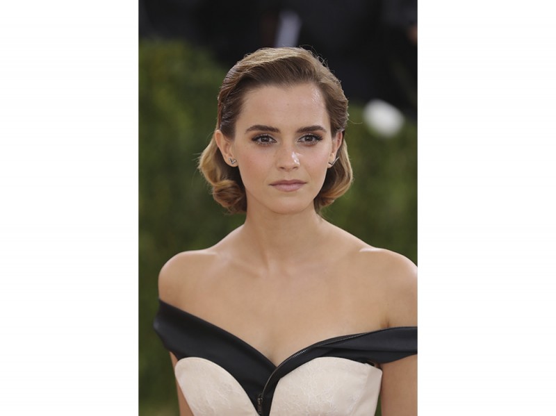 Emma Watson capelli raccolti