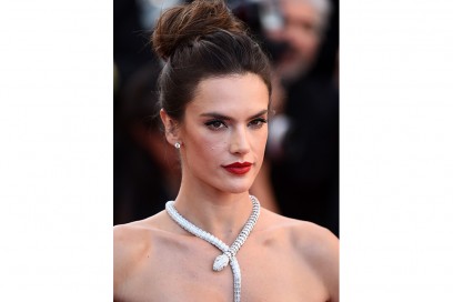 alessandra ambrosio capelli color cioccolato