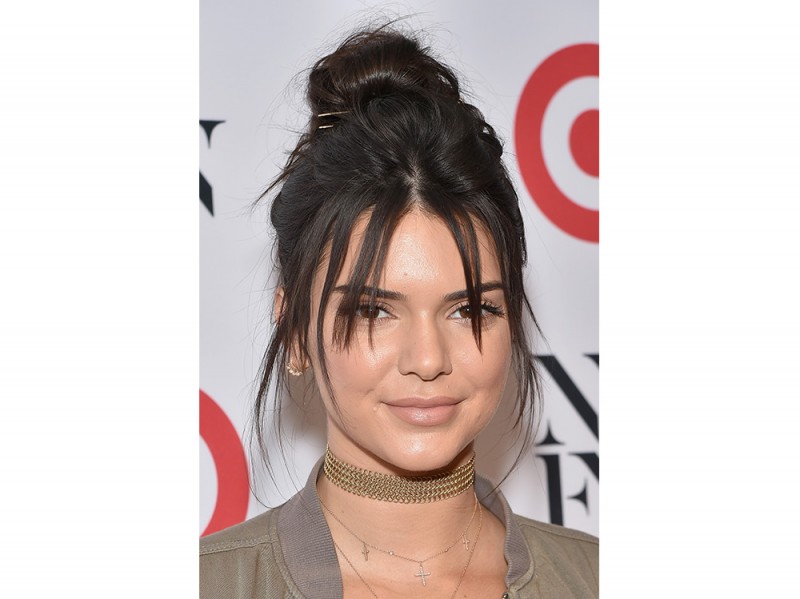 kendall jenner capelli raccolti