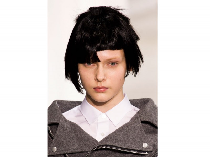 Junya-Watanabe capelli tagli asimmetrici