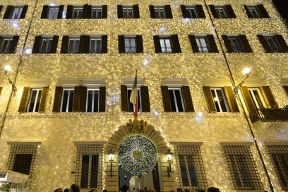 Valentino-Christmas-Tree-Roma-sede