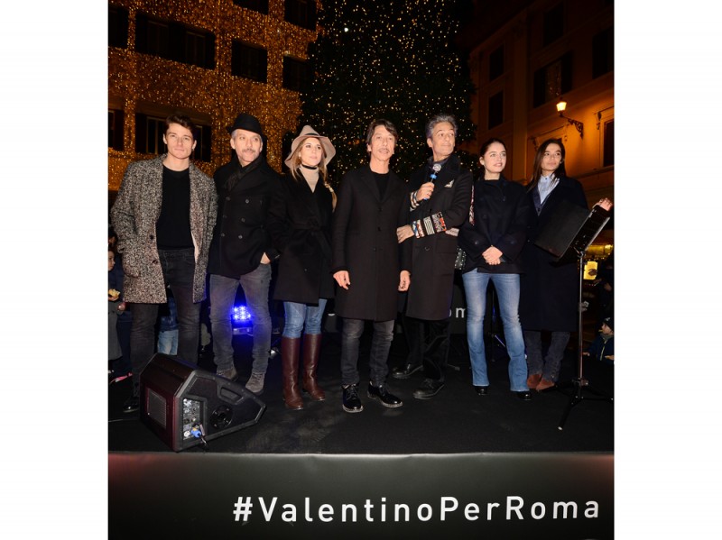 Valentino-Christmas-tree-rome-4