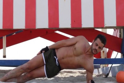 addominali-braccia-rimanere-in-forma-durante-feste-Natale-allenamento-benessere-esercizi-fitness-sport