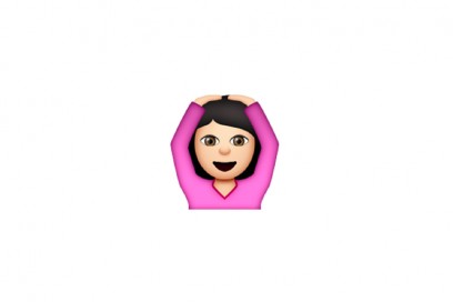 emoji ragazza braccia in alto