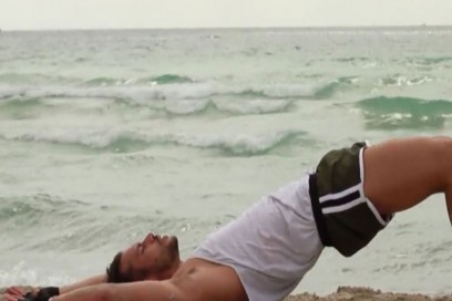 glutei-femorali-rimanere-in-forma-durante-feste-Natale-allenamento-benessere-esercizi-fitness-sport