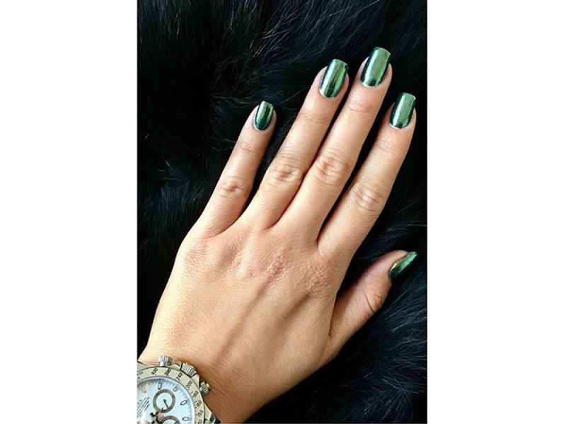 mirror-nails-Jana_Lombart