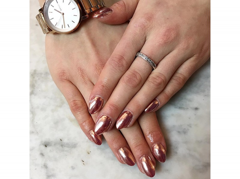 mirror-nails-chezpaintsnails