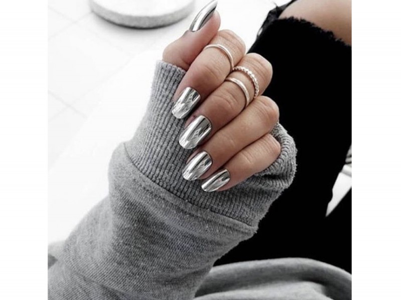 mirror-nails-solariumhairstyle